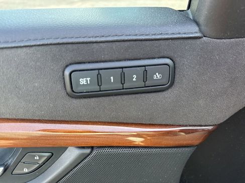 Used 2018 Cadillac Escalade ESV Luxury RWD image 14