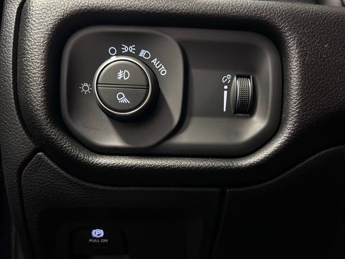 New 2026 RAM 1500 Express AWD/4WD image 7