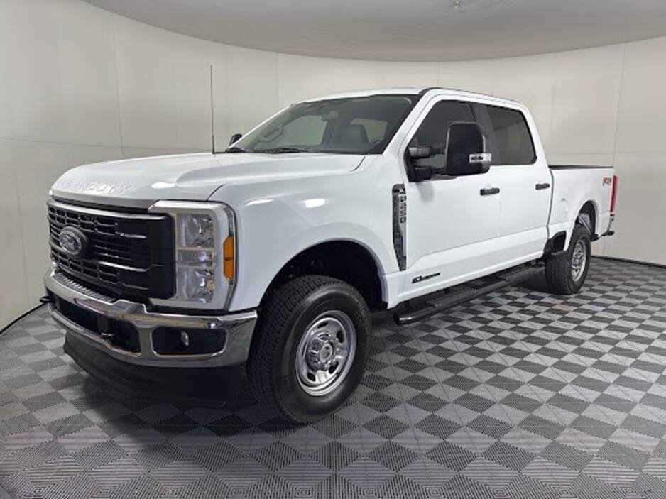 Used 2023 Ford F250 XL w/ FX4 Off-Road Package AWD/4WD image 5