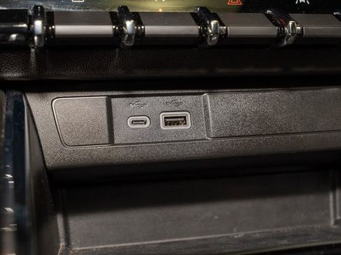 Used 2024 GMC Canyon AT4 w/ AT4 Premium Package image 16