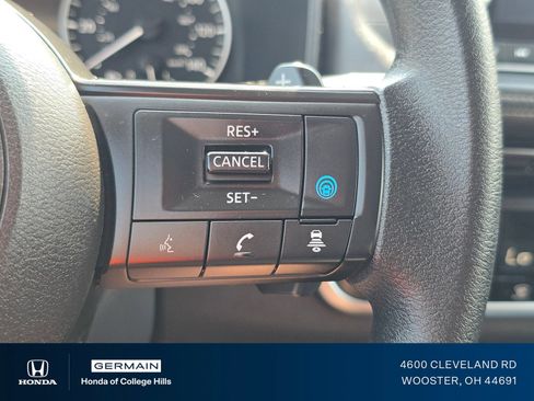 Used 2024 Nissan Rogue SV FWD image 28