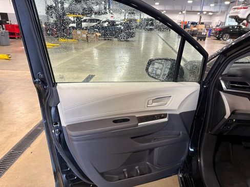 Used 2024 Toyota Sienna LE image 10