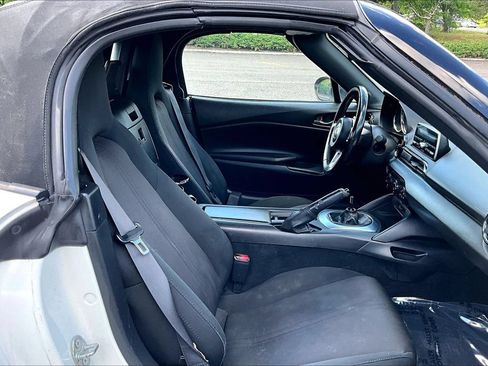 Used 2016 MAZDA MX-5 Miata Sport RWD image 12