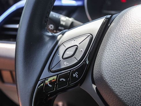 Used 2021 Toyota C-HR XLE FWD image 29
