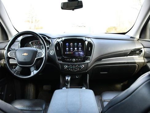 Used 2021 Chevrolet Traverse LT w/ LT Premium Package image 15