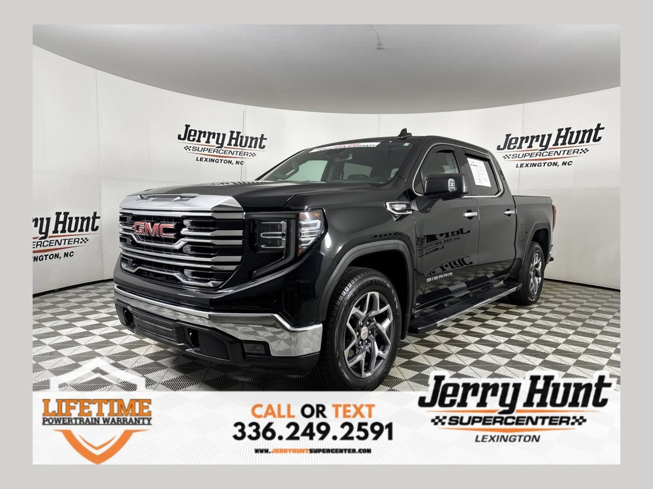 Used 2022 GMC Sierra 1500 SLT AWD/4WD image 1