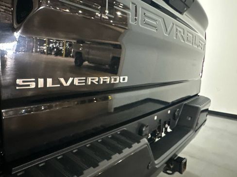 Used 2020 Chevrolet Silverado 1500 LT Trail Boss AWD/4WD image 14