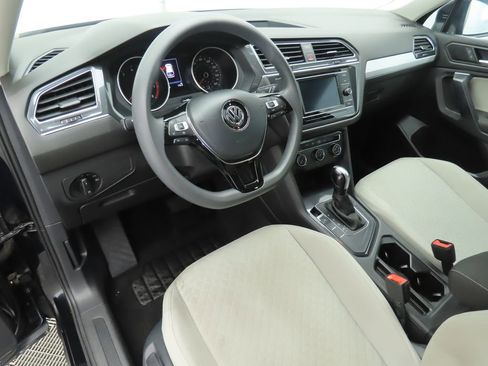 Used 2021 Volkswagen Tiguan S image 9