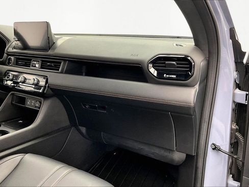 Used 2023 Honda Pilot TrailSport image 17