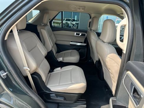 Used 2023 Ford Explorer XLT w/ Equipment Group 202A AWD/4WD image 29