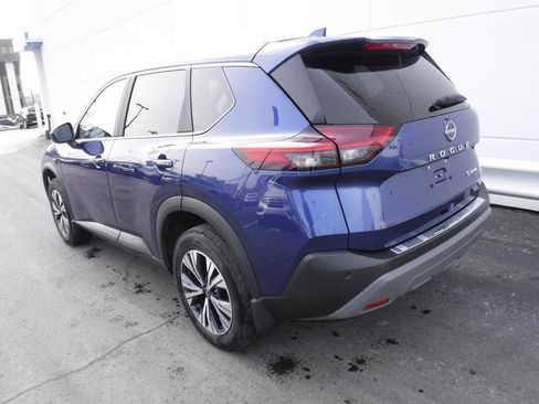 Used 2023 Nissan Rogue SV w/ SV Premium B Package image 10