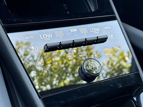 Certified 2026 Porsche Cayenne AWD/4WD image 24