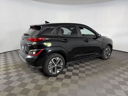 Used 2023 Hyundai Kona SE image 6