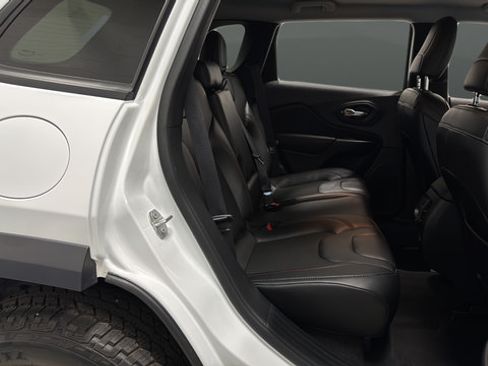 Used 2022 Jeep Cherokee Trailhawk w/ Trailer Tow Group AWD/4WD image 24