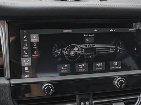 Used 2023 Porsche Macan Turbo image 15