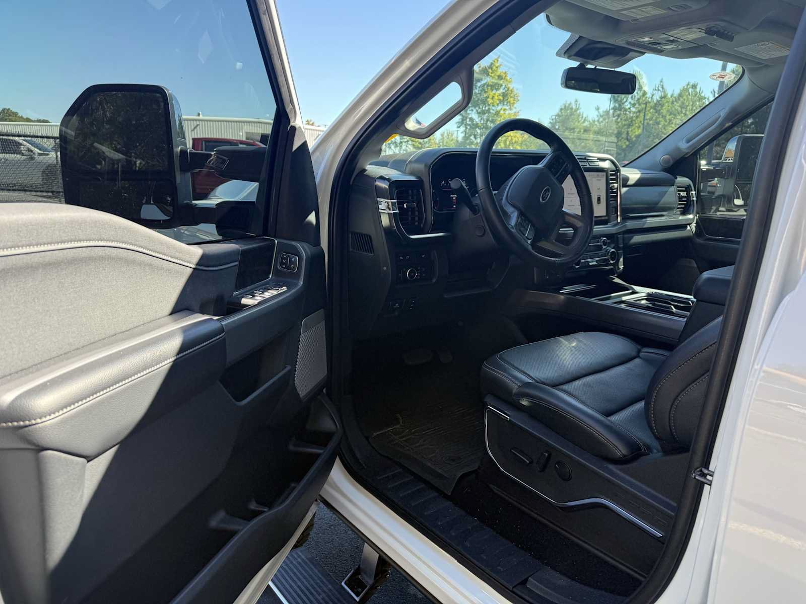 Used 2024 Ford F350 Lariat w/ Lariat Ultimate Package AWD/4WD image 11
