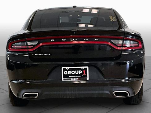 Used 2019 Dodge Charger SXT RWD image 4