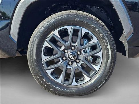 Used 2025 Toyota Tundra Limited AWD/4WD image 28