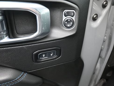 Used 2022 Jeep Wrangler Unlimited Rubicon 4xe image 13