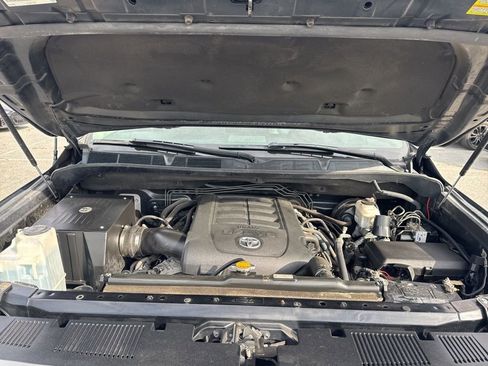 Used 2014 Toyota Tundra Limited w/ Limited Premium Package image 35