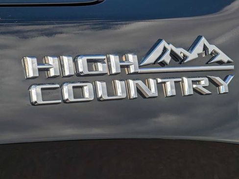 Used 2022 Chevrolet Silverado 1500 High Country w/ Z71 Off-Road Package AWD/4WD image 11