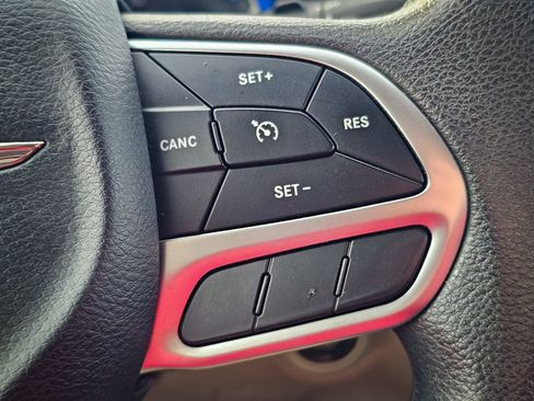 Used 2018 Chrysler Pacifica Touring Plus image 20