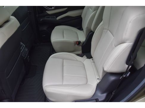 Used 2024 Subaru Ascent Limited w/ Technology Package image 16