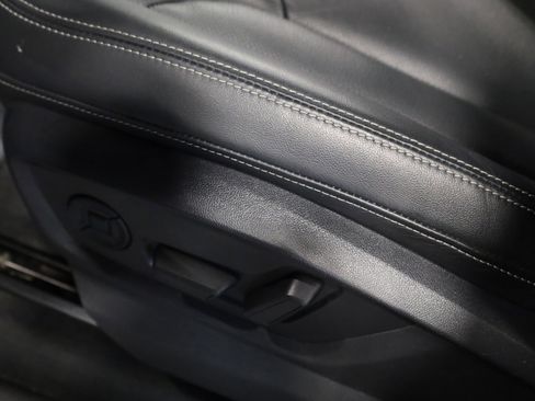 Used 2021 Audi Q8 Prestige w/ Prestige Package image 18