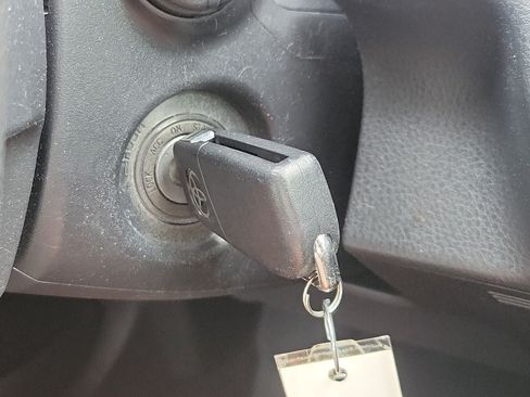 Used 2020 Toyota Camry LE FWD image 24