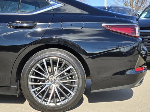 Used 2023 Lexus ES 350 Premium image 15