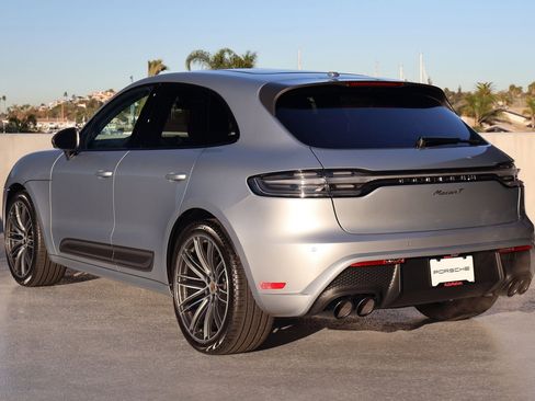 New 2026 Porsche Macan image 3