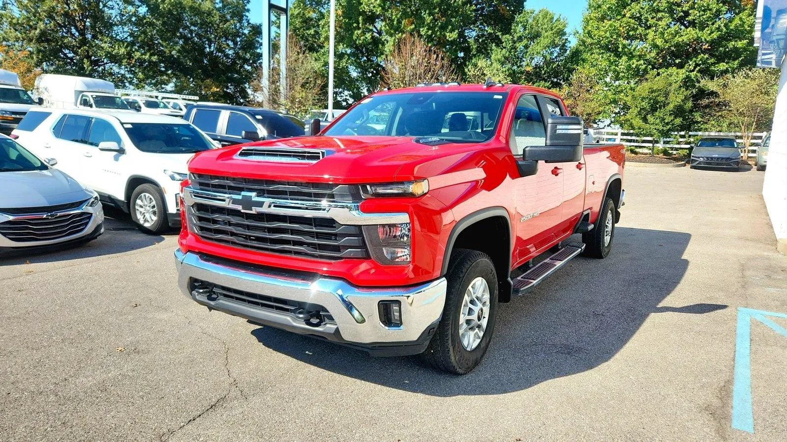 Used 2024 Chevrolet Silverado 2500 LT w/ Convenience Package AWD/4WD image 4