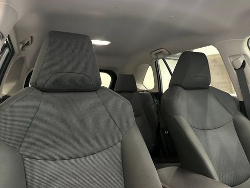 Used 2025 Toyota RAV4 LE AWD/4WD image 19