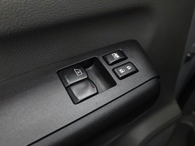 Used 2017 Nissan NV 3500 SL RWD image 28