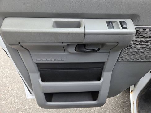 Used 2018 Ford E-350 and Econoline 350 Super Duty w/ Power Windows & Locks Group RWD image 12