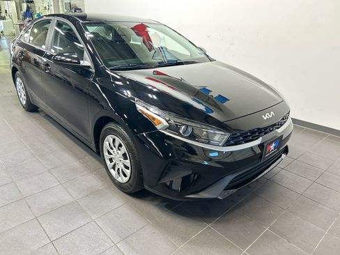 Used 2023 Kia Forte LX FWD image 2