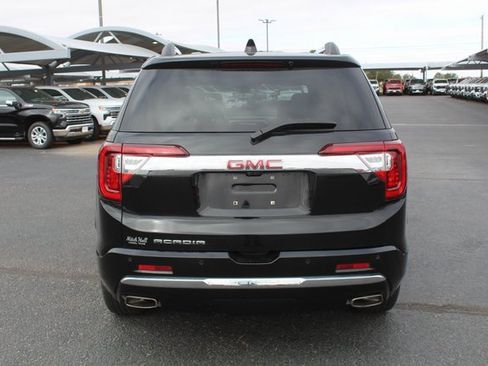 Used 2023 GMC Acadia Denali w/ Black Diamond Edition image 4