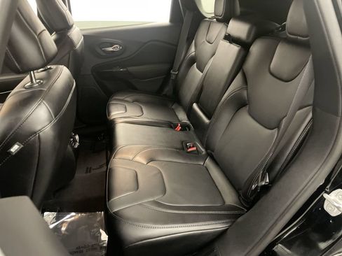 Used 2023 Jeep Cherokee Altitude Lux AWD/4WD image 18