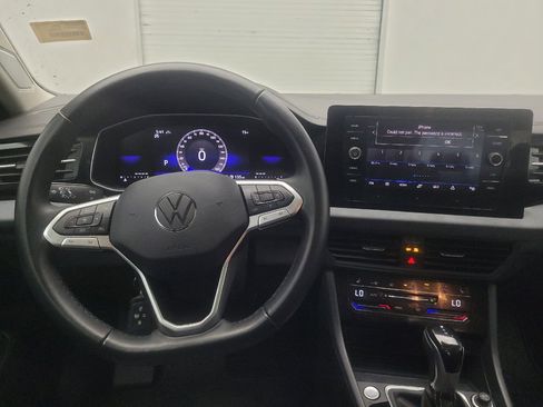 Used 2025 Volkswagen Jetta SE w/ Sunroof Package FWD image 22