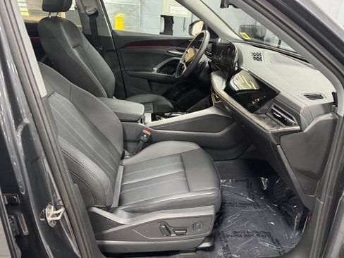 Used 2025 Audi Q5 Premium w/ Convenience Package AWD/4WD image 31