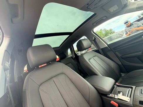 Used 2020 Audi Q5 e Premium Plus w/ Premium Plus Package AWD/4WD image 26