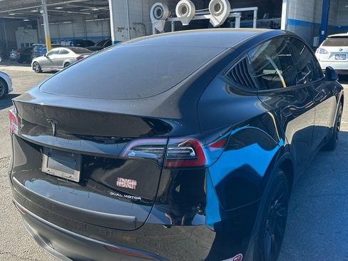 Used 2023 Tesla Model Y Long Range AWD/4WD image 2
