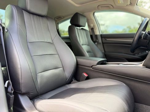 Used 2021 Honda Accord Touring image 14