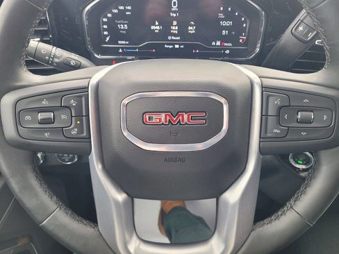 Used 2025 GMC Sierra 1500 Elevation image 25