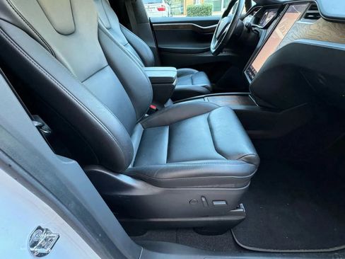 Used 2018 Tesla Model X 75D AWD/4WD image 8