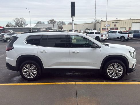 Used 2024 GMC Acadia Elevation image 6