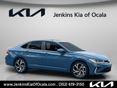 Used 2025 Volkswagen Jetta SEL FWD image 1