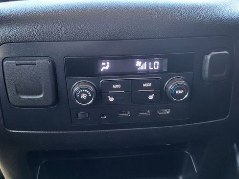 Used 2019 GMC Yukon XL SLT w/ Premium Edition image 29