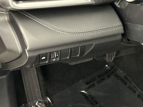 Used 2023 Subaru Legacy Limited image 12