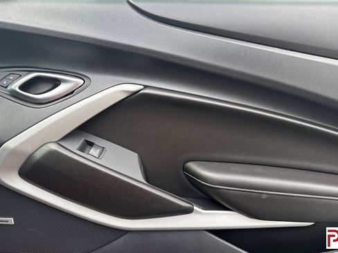 Used 2023 Chevrolet Camaro LT w/ Technology Package image 20